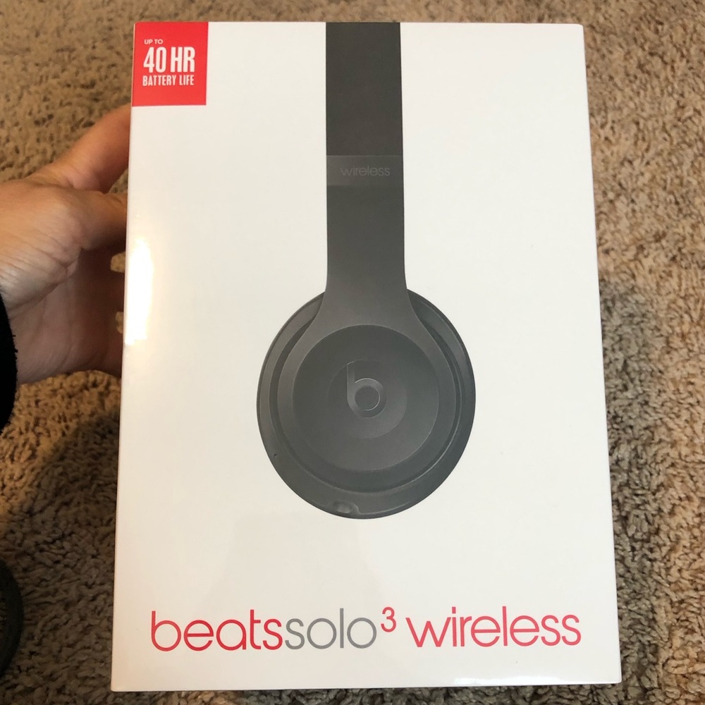 Brand New in box Beats Solo 3 Wireless Headphones